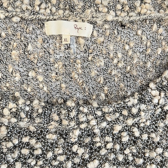 ANTHROPOLOGIE‎ Rye Oversized
Popcorn Sweater with Lace Trim Top size XL - Picture 4 of 6